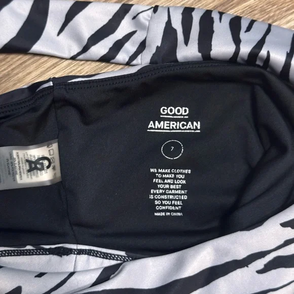 EUC Good American Zebra Print Sports Bra size 7 (4XL) - Picture 4 of 6